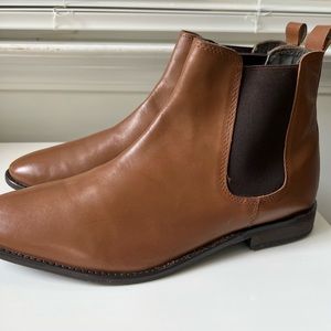 Banana Republic Leather Chelsea Boots